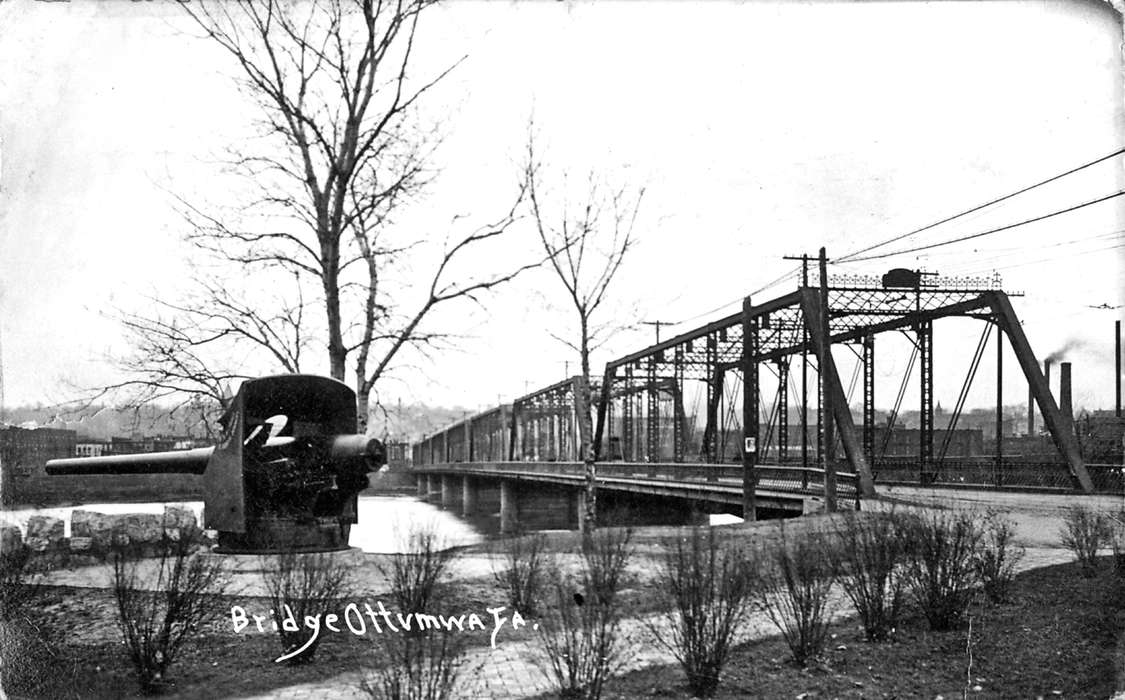 des moines river, Iowa, Ottumwa, IA, telephone pole, river, cannon, history of Iowa, Lakes, Rivers, and Streams, Lemberger, LeAnn, Cities and Towns, bridge, tree, Iowa History