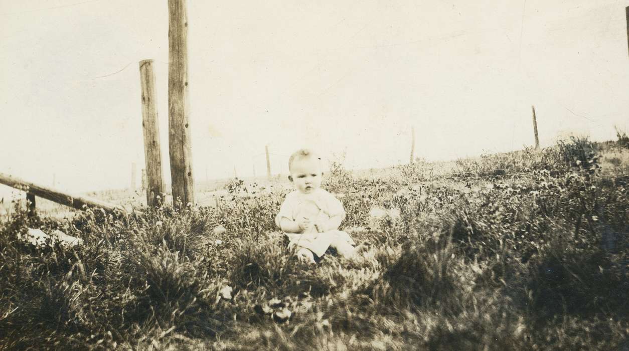 yard, history of Iowa, Iowa History, Spilman, Jessie Cudworth, Iowa, USA, Children, baby