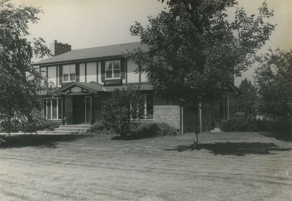 nature, history of Iowa, Landscapes, home, Homes, Waverly, IA, Waverly Public Library, Iowa, trees, suburbs, Iowa History