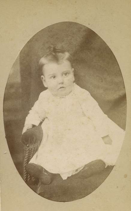 Grundy Center, IA, history of Iowa, Iowa History, child, Iowa, Children, boy, Olsson, Ann and Jons, dress, carte de visite, Portraits - Individual