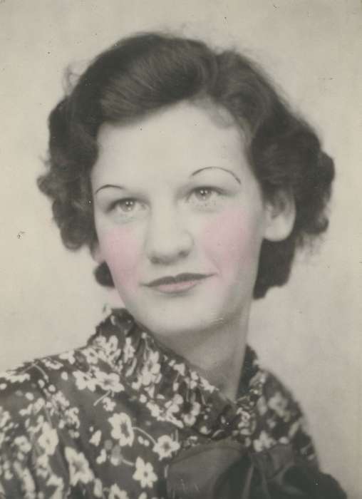 Campopiano Von Klimo, Melinda, history of Iowa, Portraits - Individual, Iowa History, woman, Iowa, colorized, floral, Des Moines, IA