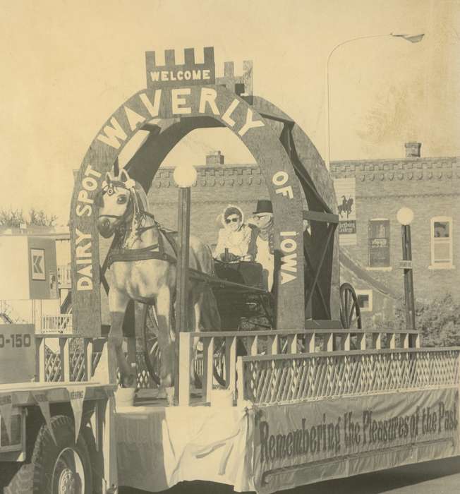 festival, history of Iowa, Iowa History, Entertainment, parade, Motorized Vehicles, smile, Waverly, IA, glasses, parade float, sunglasses, Iowa, sign, Waverly Public Library