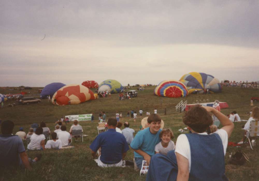 Portraits - Group, Leisure, hot air balloon, Iowa History, Iowa, Boylan, Margie, Indianola, IA, Children, Fairs and Festivals, history of Iowa