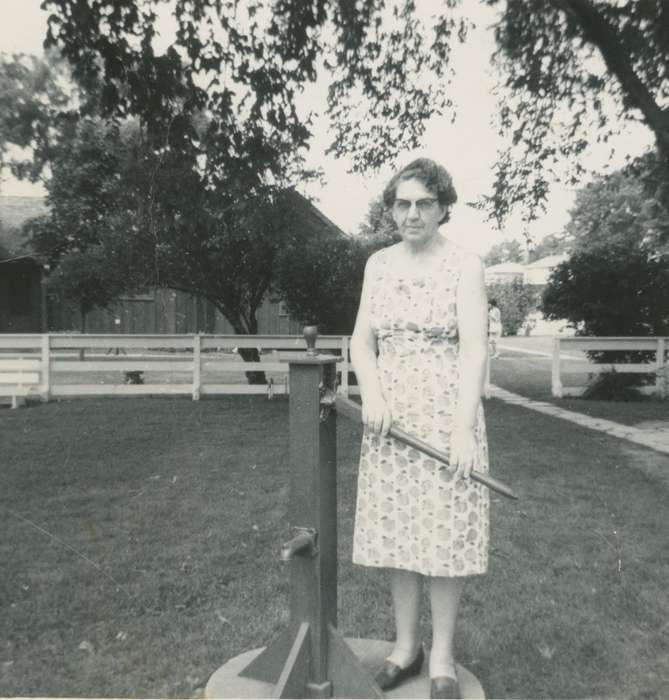 history of Iowa, Iowa History, Mason City, IA, glasses, Potter, Joe, Iowa, Farms, pump, Portraits - Individual