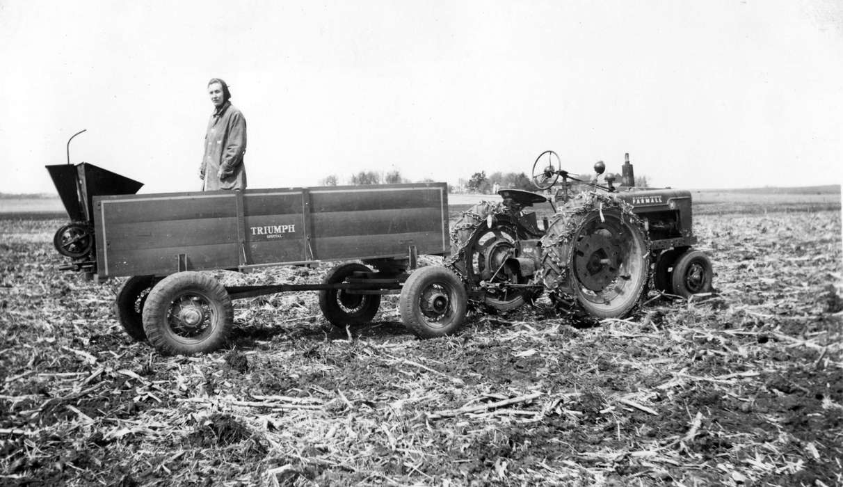 Whittemore, IA, wagon, tractor, Iowa History, Iowa, Hagg, Regina, field, Farms, Farming Equipment, history of Iowa