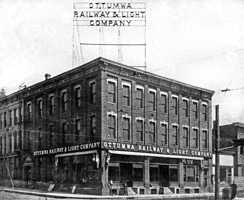 railway, Ottumwa, IA, history of Iowa, Lemberger, LeAnn, Main Streets & Town Squares, Iowa, Cities and Towns, Businesses and Factories, street corner, downtown, Iowa History