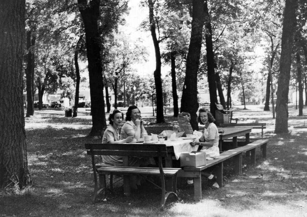 Food and Meals, Algona, IA, Iowa, Leisure, Hagg, Regina, history of Iowa, picnic, Iowa History