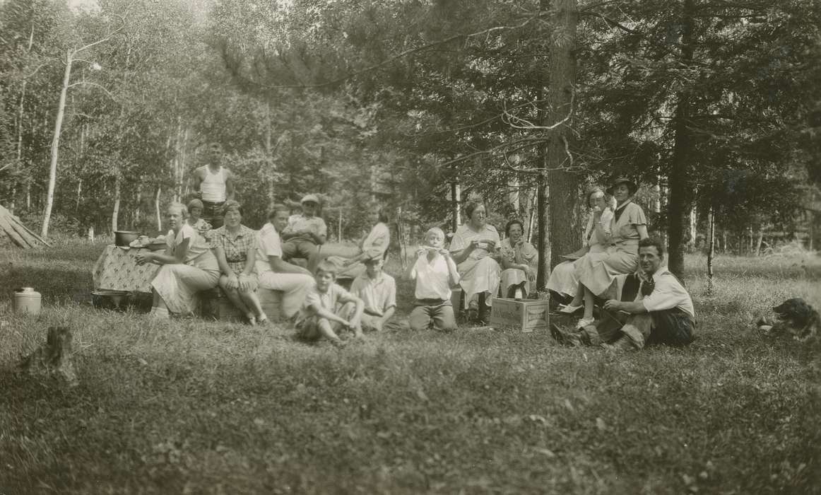 Portraits - Group, IA, Iowa, McMurray, Doug, Leisure, Families, Children, field, forest, family, history of Iowa, picnic, Iowa History