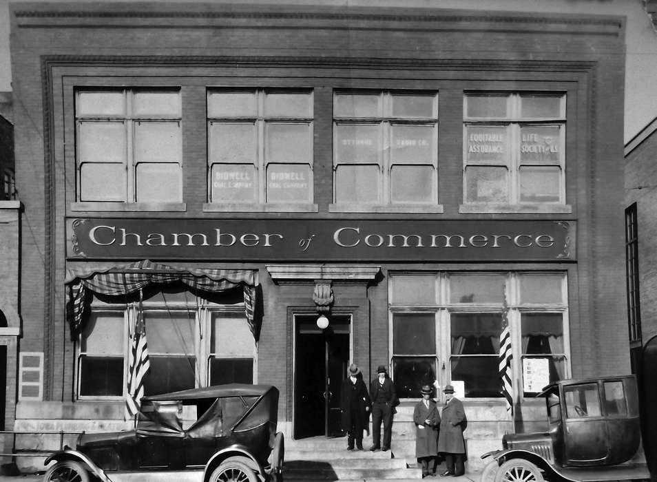 history of Iowa, Iowa History, Iowa, Cities and Towns, Lemberger, LeAnn, Motorized Vehicles, Eddyville, IA
