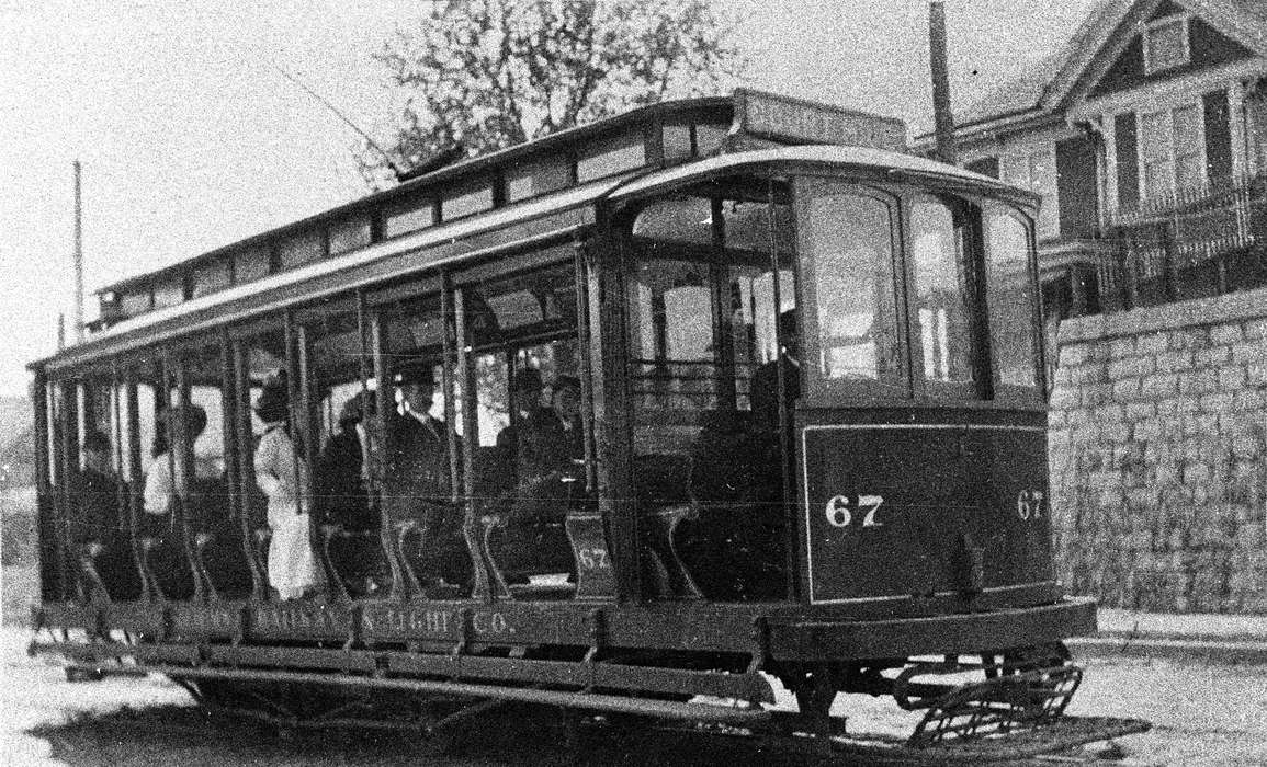 Iowa, trolley, passenger, road, Lemberger, LeAnn, Cities and Towns, Ottumwa, IA, history of Iowa, Motorized Vehicles, Iowa History