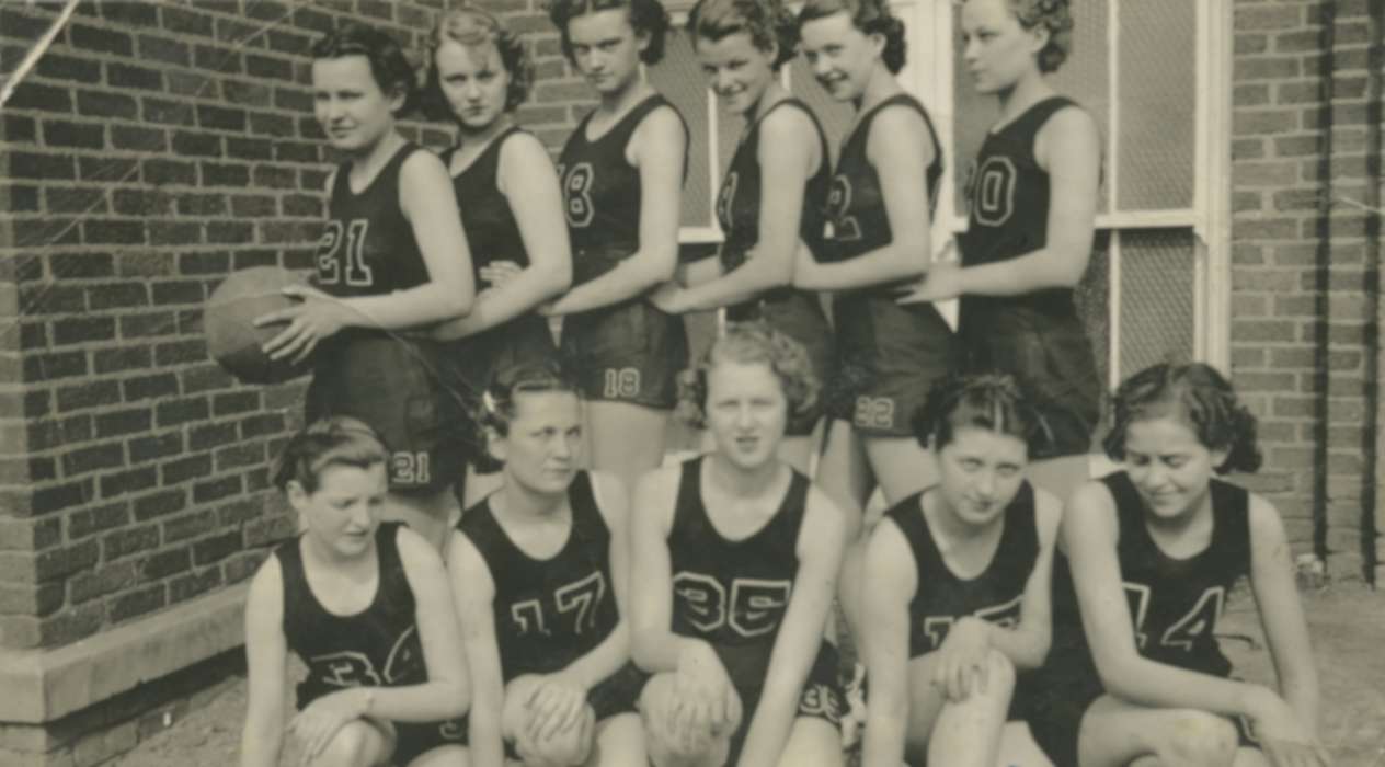 history of Iowa, Maharry, Jeanne, basketball, Iowa, Portraits - Group, Conway, IA, Sports, Iowa History, team, Schools and Education