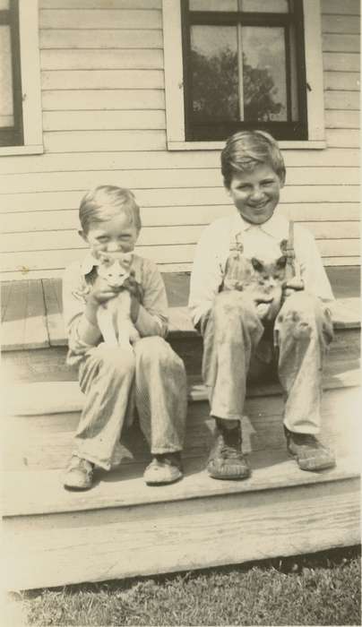 Portraits - Group, history of Iowa, Iowa History, Fort Atkinson, IA, Animals, Vsetecka, Delores, Iowa, Children, kittens