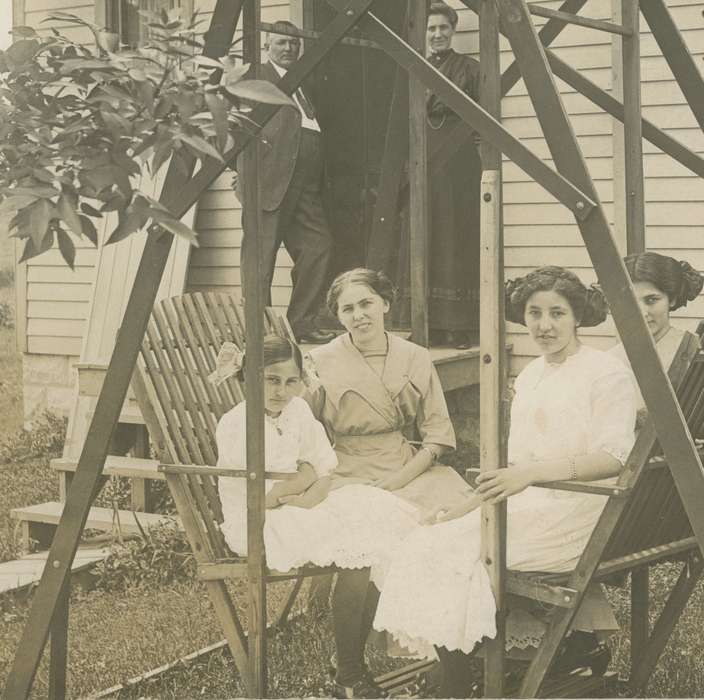 Iowa History, Leisure, Iowa, history of Iowa, hairstyle, Cook, Mavis, Portraits - Group, Homes, Families, IA