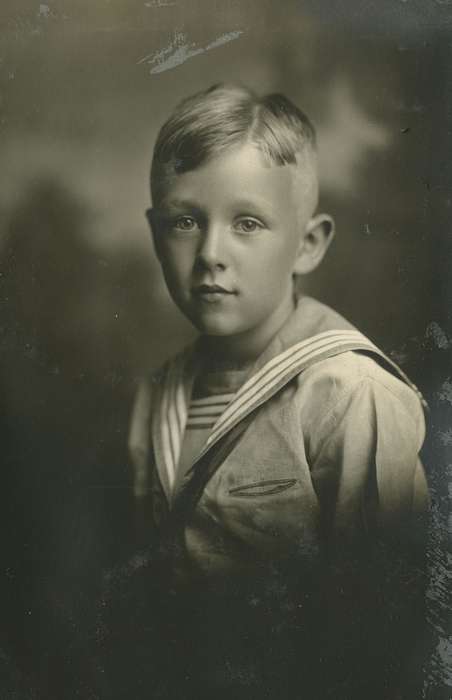 Portraits - Individual, Iowa History, Iowa, McMurray, Doug, Webster City, IA, Children, boy, history of Iowa