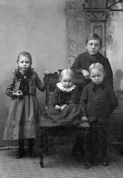 Portraits - Group, Iowa, Walker, Erik, chair, Children, Cedar Falls, IA, history of Iowa, Iowa History