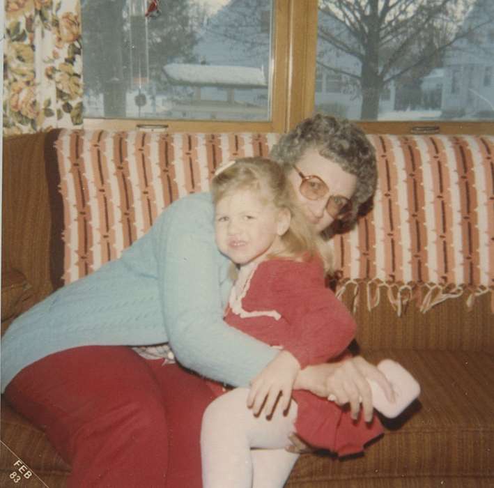Portraits - Group, history of Iowa, Iowa History, Families, Reinbeck, IA, glasses, couch, Iowa, living room, Homes, Children, East, Lindsey