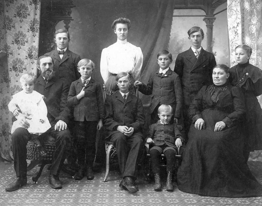 Portraits - Group, Mason City, IA, Brockmeyer, Janet, history of Iowa, Iowa, Iowa History, Families