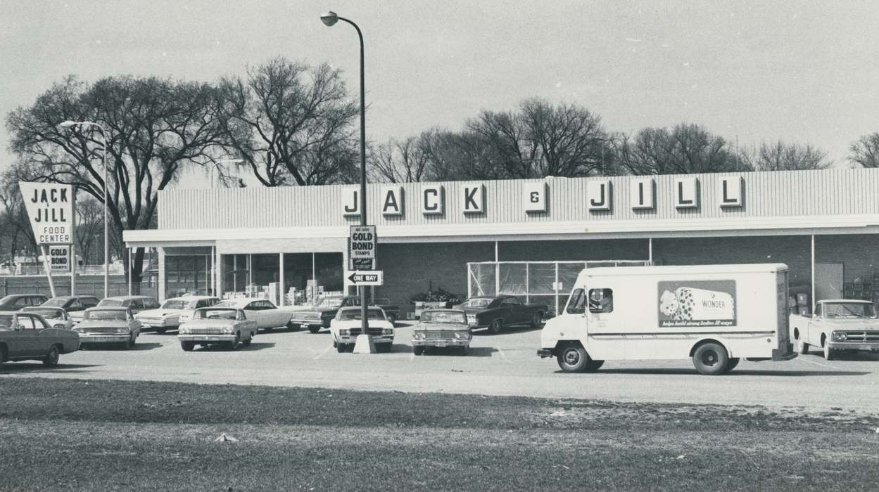 Waverly, IA, street light, history of Iowa, Motorized Vehicles, Iowa, Cities and Towns, car, sign, parking lot, Businesses and Factories, van, Waverly Public Library, Iowa History, street sign