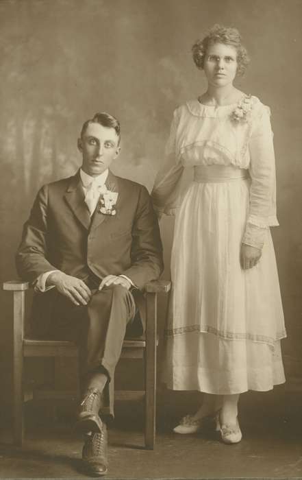 Portraits - Group, Weddings, Iowa, Iowa History, bride, wedding dress, Bartlett, Elizabeth, Ackley, IA, history of Iowa, groom