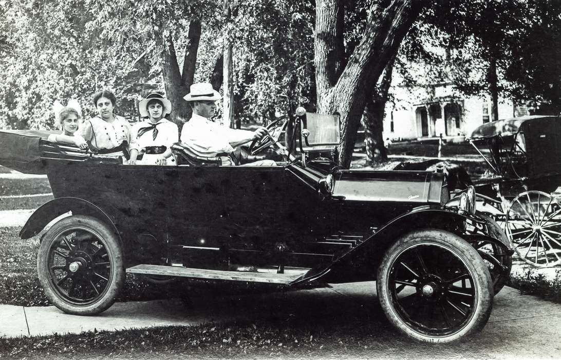 Portraits - Group, history of Iowa, Iowa History, automobile, 1912 overland touring, Motorized Vehicles, car, Anamosa Library & Learning Center, Iowa, Anamosa, IA