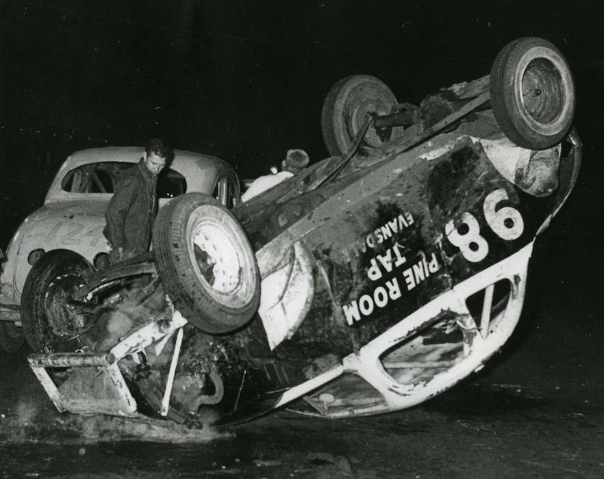 car, Wrecks, Waterloo, IA, Iowa, Motorized Vehicles, Iowa History, Volgarino, Jim, Entertainment, tunis speedway, racecar, history of Iowa