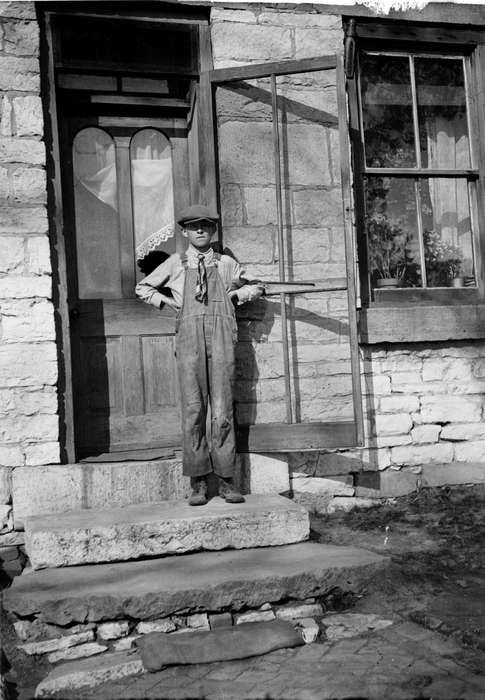 history of Iowa, Iowa History, Keosauqua, IA, Lemberger, LeAnn, child, Iowa, Children, boy, Homes, house, overalls, Portraits - Individual