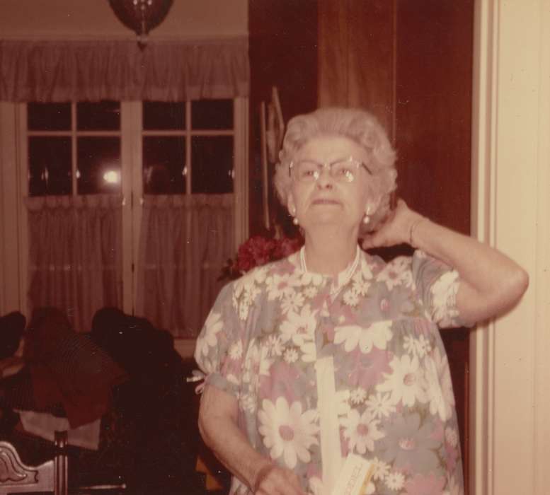 glasses, grandmother, Portraits - Individual, Iowa History, Iowa, floral, Feeney, Mary, Davenport, IA, Homes, Leisure, history of Iowa