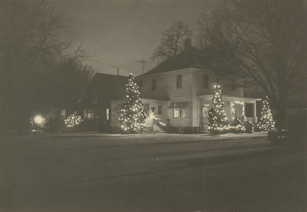 Winter, Homes, Waverly Public Library, history of Iowa, contest, Iowa, christmas decorations, christmas lights, Iowa History, Waverly, IA