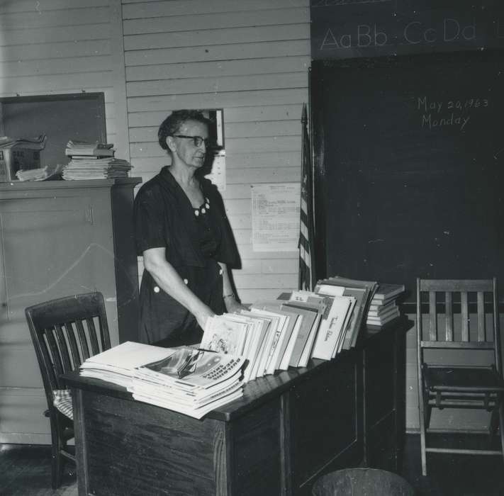 rural school, history of Iowa, Iowa History, woman, teacher, blackboard, one room schoolhouse, Iowa, desk, Schools and Education, Waverly Public Library