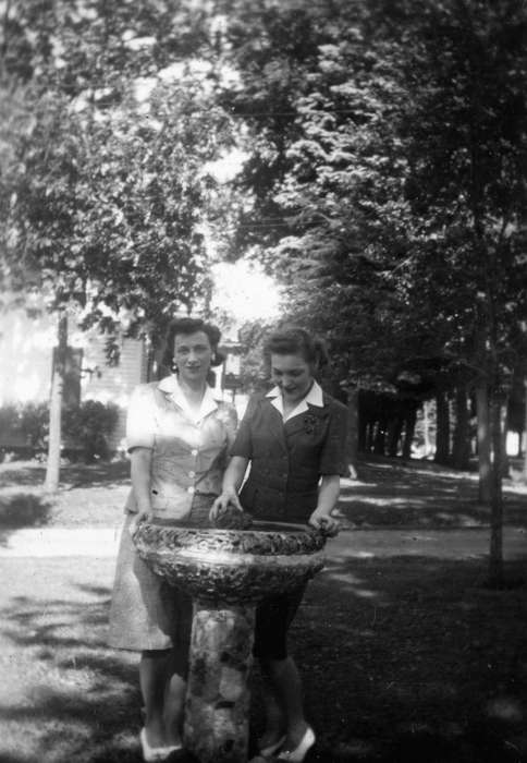Portraits - Group, history of Iowa, bird bath, women, Iowa History, Pickering, Tara, Waverly, IA, Iowa