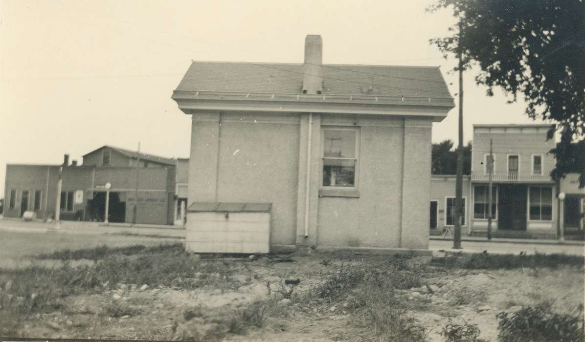 Main Streets & Town Squares, history of Iowa, Iowa History, Businesses and Factories, gas station, Iowa, correct date needed, Waverly Public Library