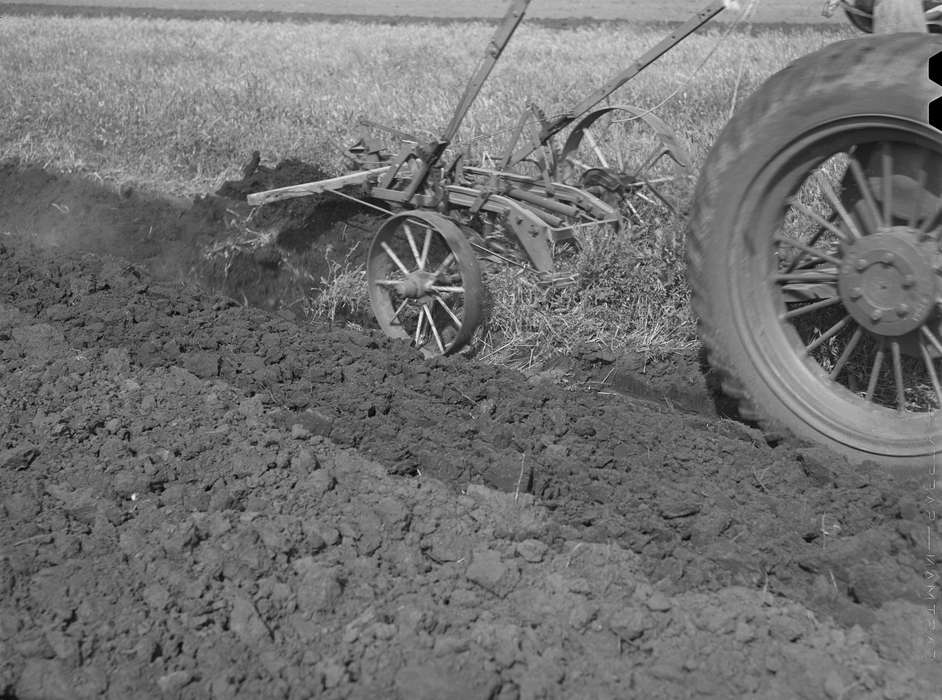 plowing, history of Iowa, Library of Congress, Motorized Vehicles, Farms, cultivation, Iowa, field, Iowa History, plow, Farming Equipment, tractor