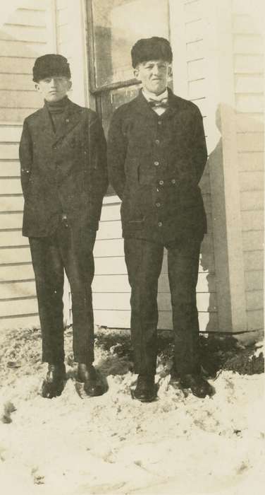 Portraits - Group, history of Iowa, Iowa History, Winter, Bartlett, Elizabeth, Austinville, IA, Iowa, snow, Children