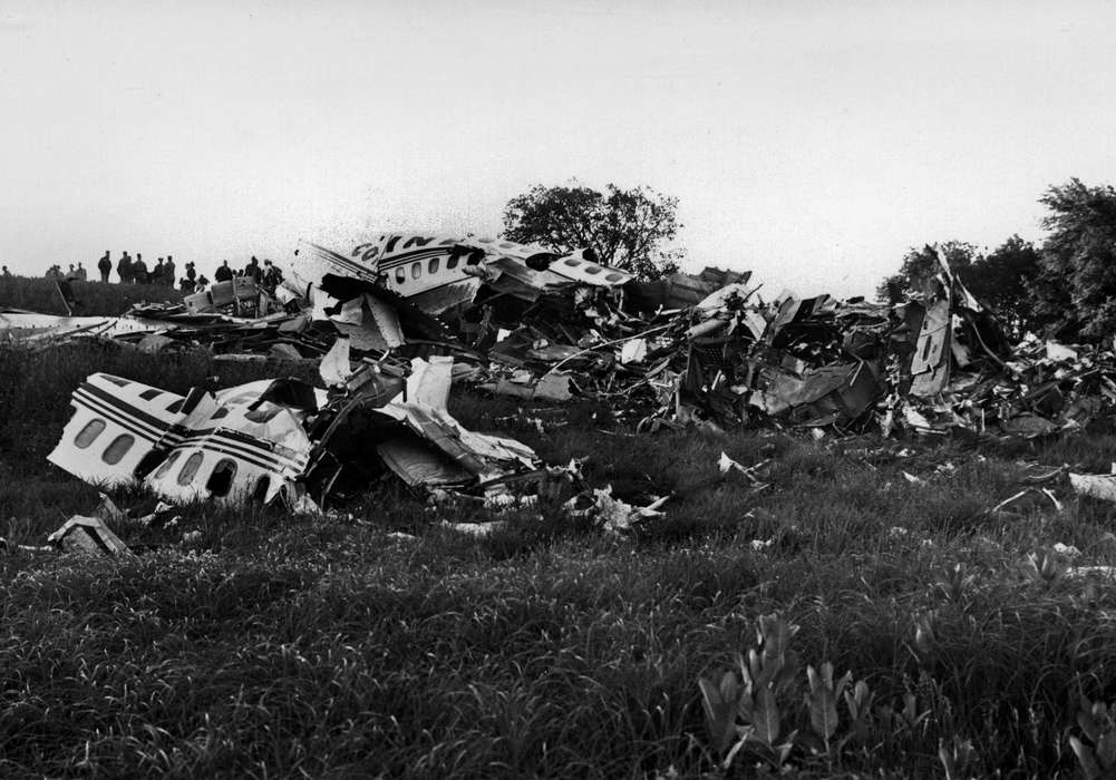 history of Iowa, plane, Iowa History, Wrecks, Motorized Vehicles, Unionville, MO, airplane, crash, Iowa, Lemberger, LeAnn