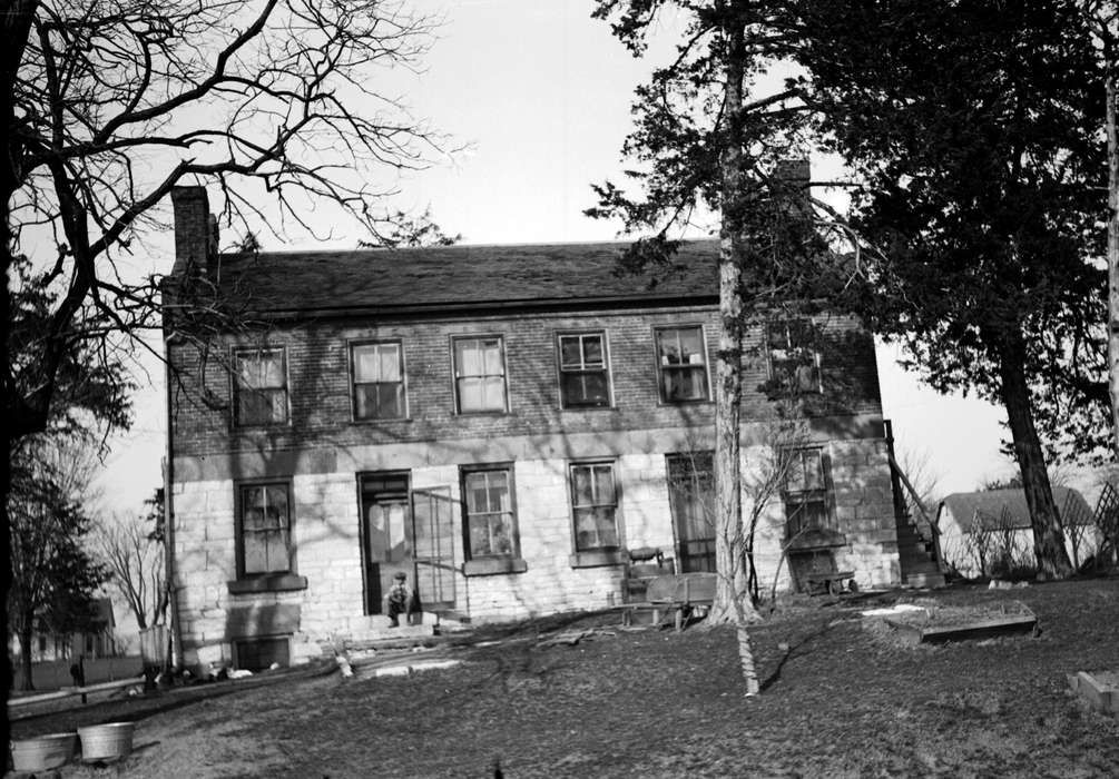 Portraits - Individual, Iowa History, Iowa, Lemberger, LeAnn, Keosauqua, IA, child, house, Homes, Children, boy, history of Iowa