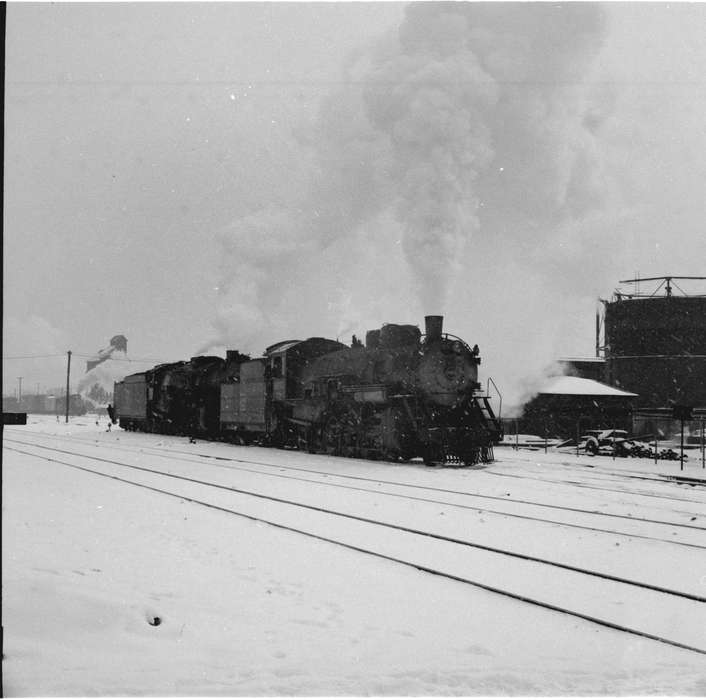 history of Iowa, Iowa History, Ottumwa, IA, Winter, Motorized Vehicles, locomotive, steam engine, train track, Iowa, Lemberger, LeAnn, train, Train Stations