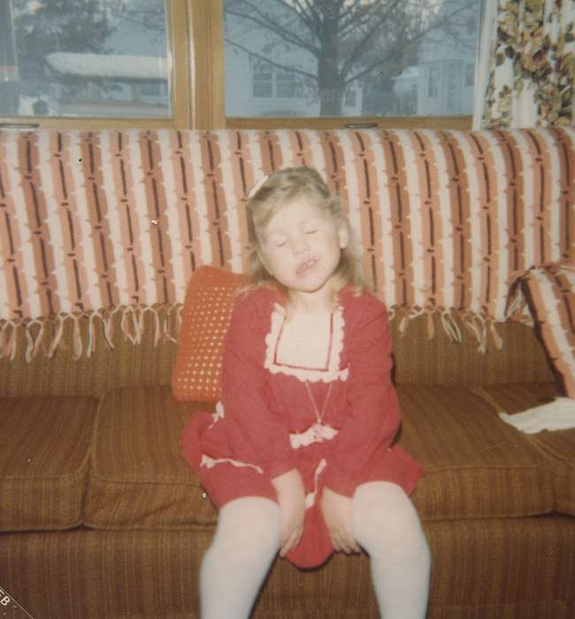 history of Iowa, Iowa History, Reinbeck, IA, couch, Iowa, Homes, dress, Children, blanket, East, Lindsey, Portraits - Individual
