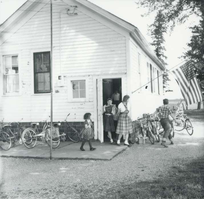 rural school, history of Iowa, Iowa History, children, bicycle, one room schoolhouse, Iowa, Schools and Education, Waverly Public Library