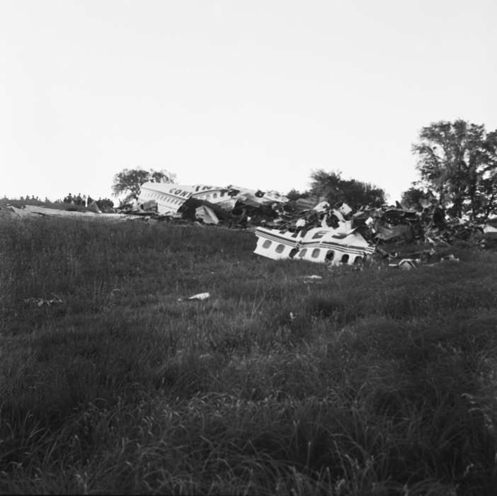 history of Iowa, plane, Iowa History, Wrecks, Motorized Vehicles, Unionville, MO, airplane, crash, Iowa, Lemberger, LeAnn