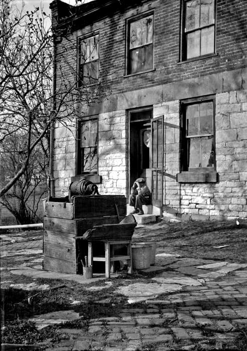 Portraits - Individual, Iowa History, Iowa, Lemberger, LeAnn, Keosauqua, IA, well, child, house, Farming Equipment, Homes, Children, boy, history of Iowa