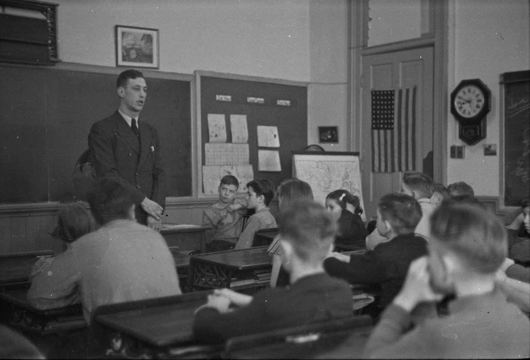 Iowa, american flag, clock, UNI Special Collections & University Archives, Schools and Education, uni, Children, university of northern iowa, Cedar Falls, IA, teacher, Labor and Occupations, classroom, history of Iowa, chalkboard, flag, iowa state teachers college, Iowa History