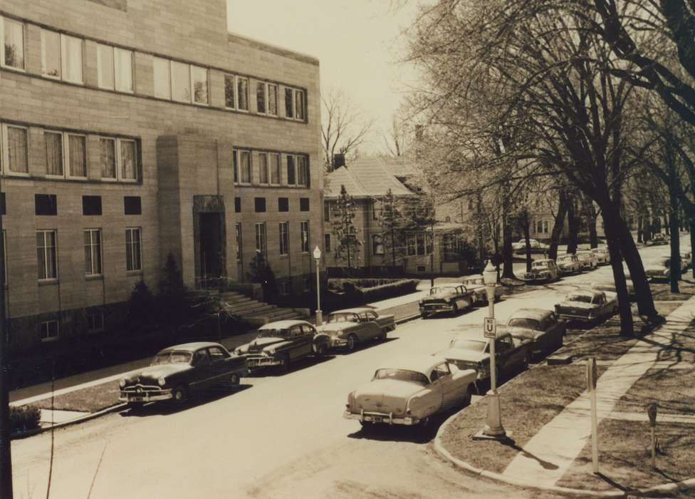 history of Iowa, Iowa History, Motorized Vehicles, car, vehicles, Iowa, Cities and Towns, street, Waverly Public Library