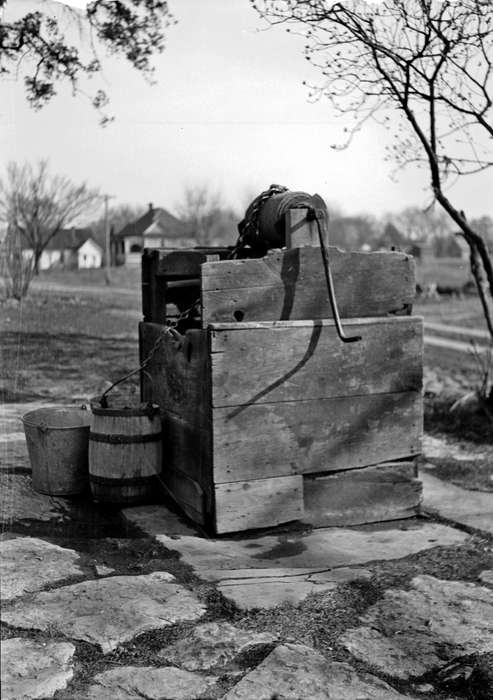 history of Iowa, Lemberger, LeAnn, Keosauqua, IA, Iowa, Cities and Towns, bucket, well, Iowa History