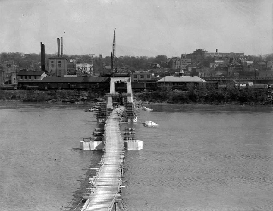 bridge, Cities and Towns, Iowa History, Lakes, Rivers, and Streams, Iowa, Lemberger, LeAnn, Ottumwa, IA, history of Iowa, downtown, river, construction