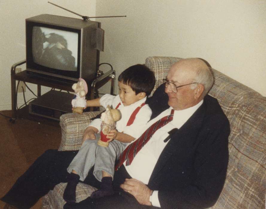 Boylan, Margie, history of Iowa, Iowa History, doll, living room, Altoona, IA, television, Homes, Children, Iowa, tv, Leisure
