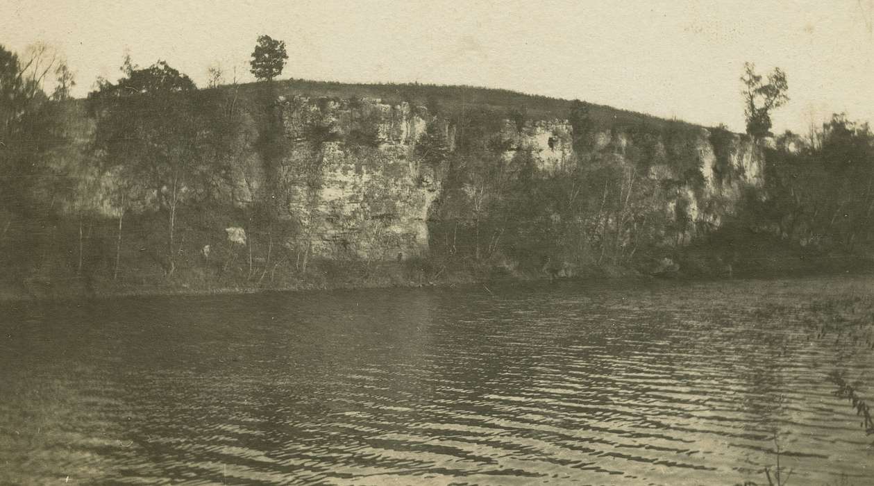 history of Iowa, Iowa History, Lakes, Rivers, and Streams, river, Iowa, Landscapes, Anamosa, IA, bluff, Hatcher, Cecilia