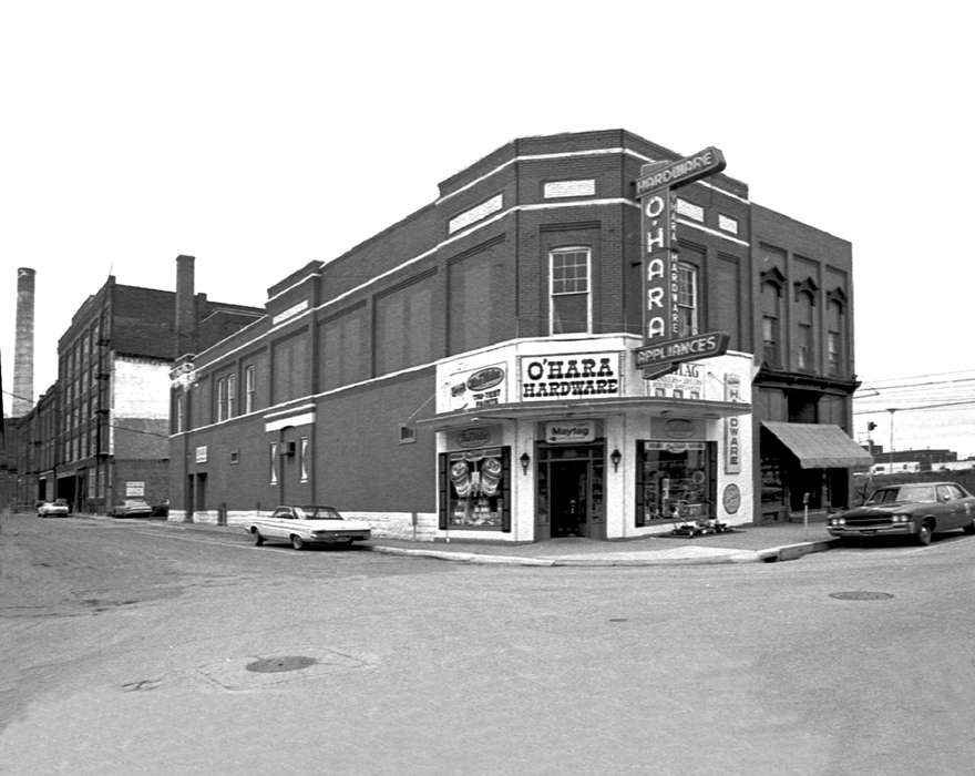 Businesses and Factories, car, Cities and Towns, storefront, Iowa, Motorized Vehicles, Iowa History, Lemberger, LeAnn, Ottumwa, IA, store, history of Iowa, sign