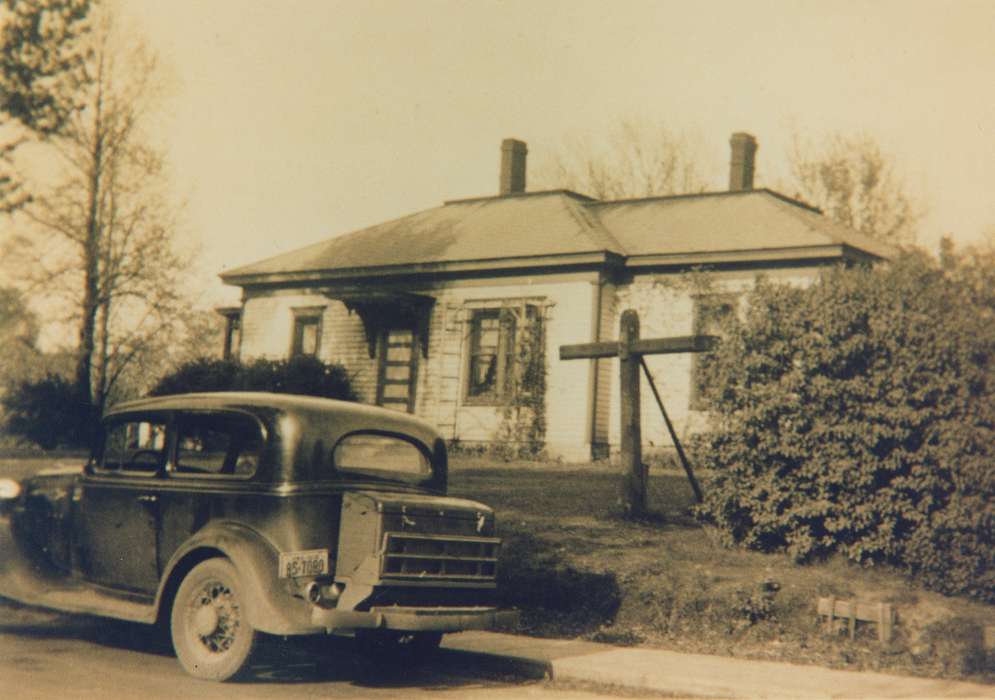 history of Iowa, Iowa History, Motorized Vehicles, car, Iowa, Homes, house, Waverly Public Library