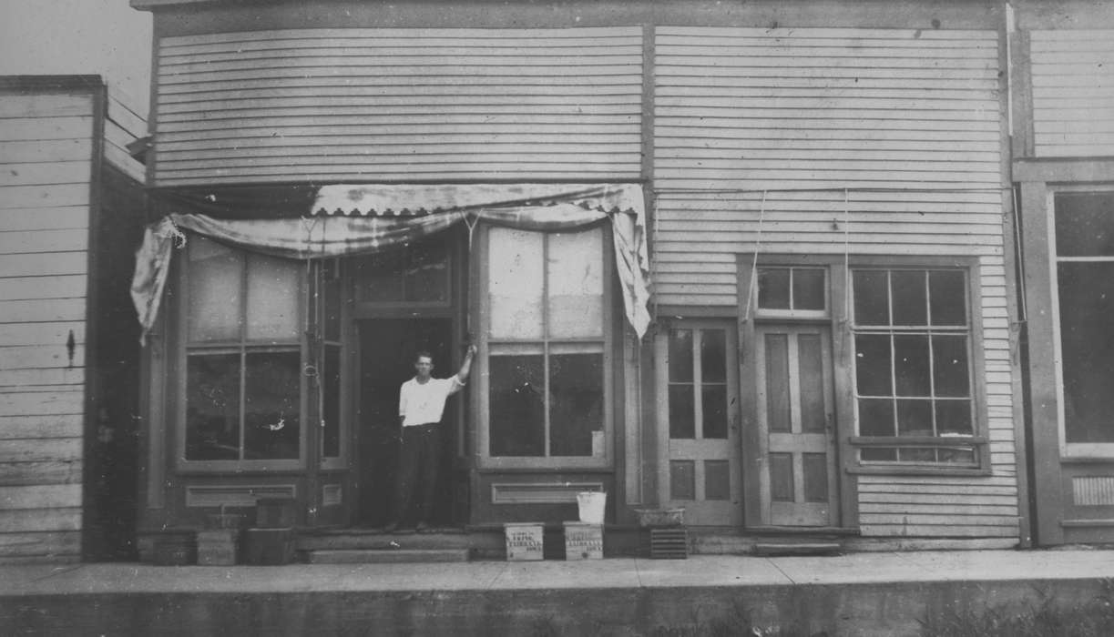 history of Iowa, Iowa History, IA, storefront, Businesses and Factories, Iowa, King, Tom and Kay, Cities and Towns, Labor and Occupations