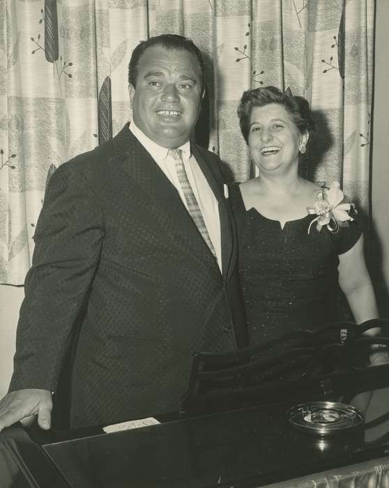 italian american, corsage, smile, suit, Campopiano Von Klimo, Melinda, Iowa History, Iowa, history of Iowa, curtain, Portraits - Group, Polk County, IA, Families